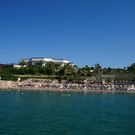 Üdülőközpont Adrina Beach *